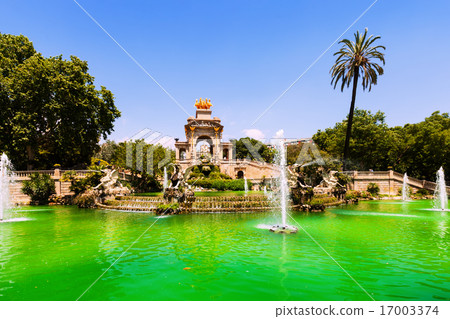 Barcelona. Fountain Cascada Barcelona. Fountain Cascada 17003374