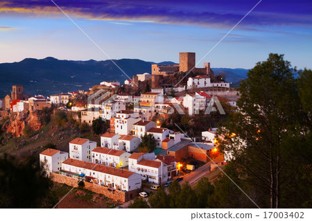 Evening view of Hornos de Segura town Evening view of Hornos de Segura town 17003402