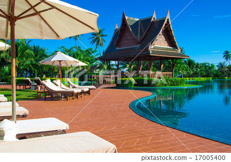swimming pool 17005400