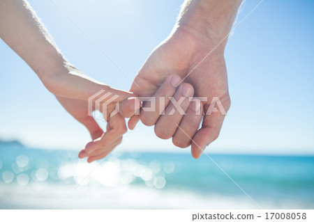 Couple hand in hand 17008058