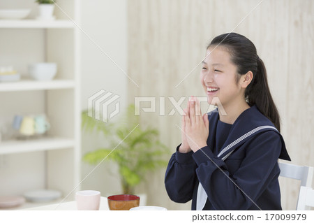 女孩初中生把笑容放在一起 17009979