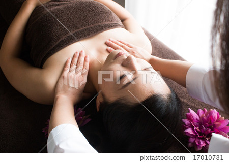 Decollete · Esthetics 17010781