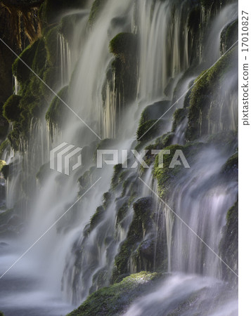 Flow of the original waterfall Flow of the original waterfall 17010827