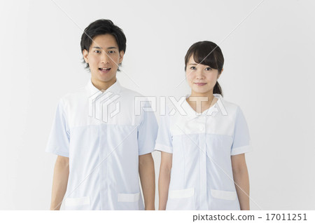 A nursing staff man and woman 17011251