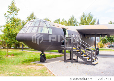pegasus bridge landing in Normandie WWII 17012625
