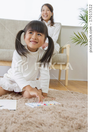 A drawing girl A drawing girl 17013522