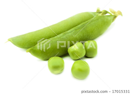 Peas and pea pods 17015331