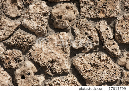 old stone wall 17015799