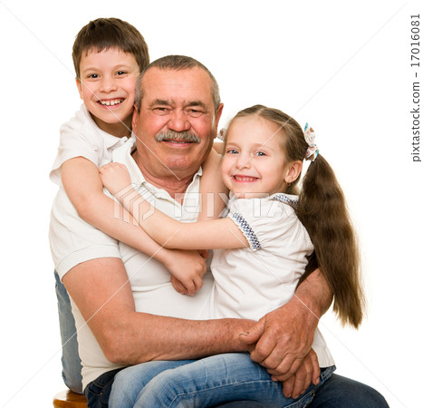 Grandfather and grandchildren portrait Grandfather and grandchildren portrait 17016081