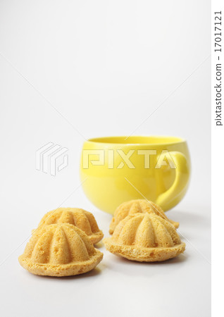 Bahulu and Cup of Coffee 17017121