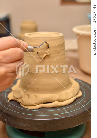 Ceramics (hand) 17017448
