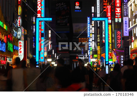 新宿歌舞伎町中央大街(中央路)夜景圖像 新宿歌舞伎町中央大街(中央路)夜景圖像 17018346