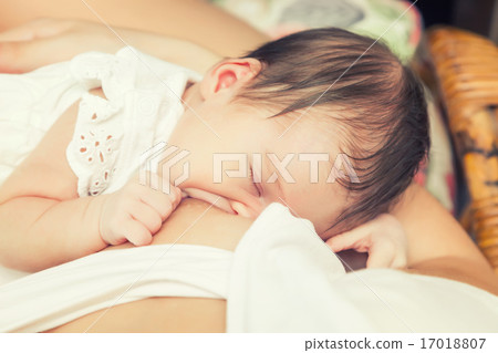 Breastfeeding of infant Breastfeeding of infant 17018807