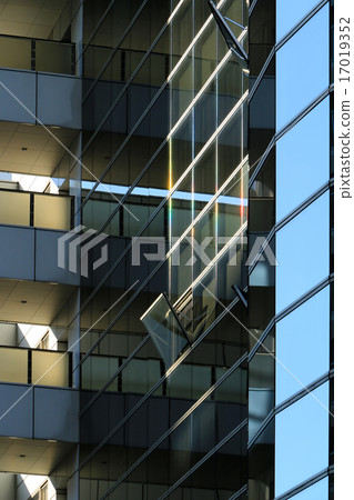 窗口彩虹 17019352