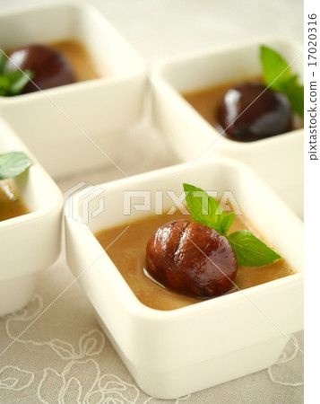 Marron pudding (vertical position up) 17020316