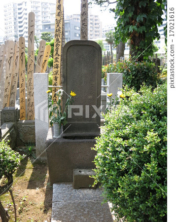 Ogata Kuroyama的墓葬在Toshima Ward的Nissinji寺廟 17021616