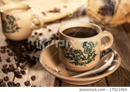 Traditional style Nan Yang coffee in vintage mug Traditional style Nan Yang coffee in vintage mug 17021969