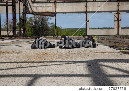 Special forces in action 17027756