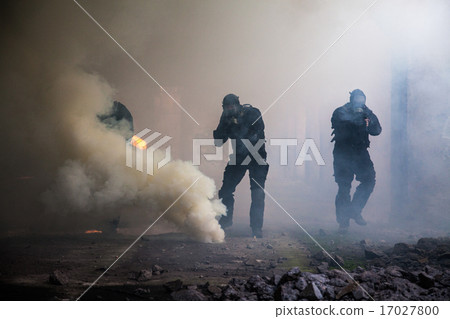 assault in the smoke 17027800