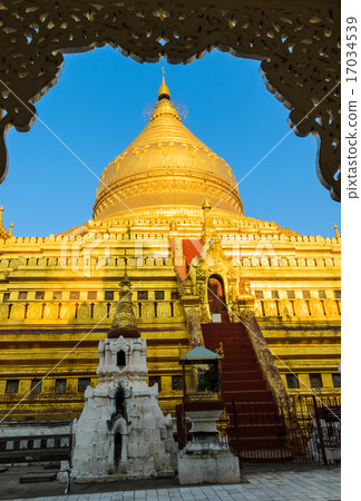 Shwezigon pagoda in Bagan, Myanmar 17034539