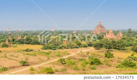 Ancient temples in Bagan, Myanmar 17034573