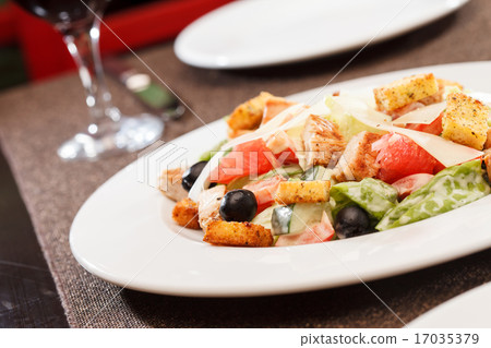 Ceasar salad 17035379