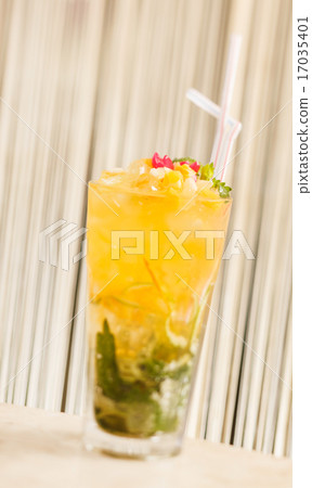 mojito cocktail 17035401
