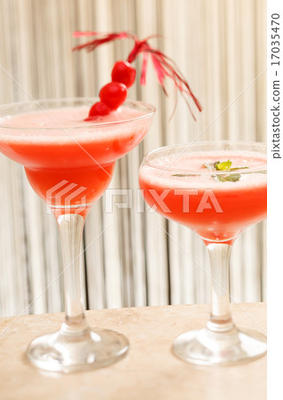 red cocktail 17035470