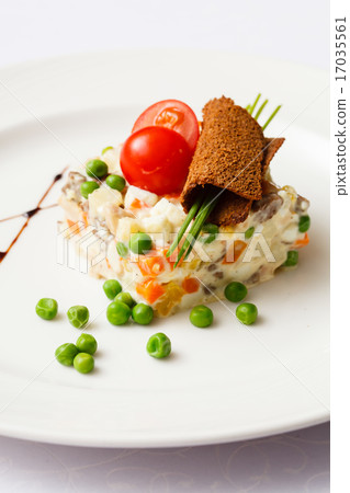 Russian salad 17035561