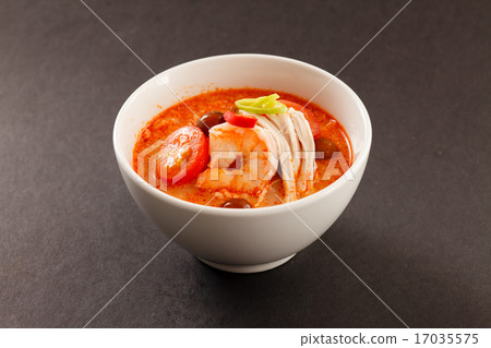 Japanese soup 17035575