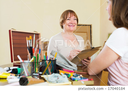 Artist in the process of creating a picture 17040184