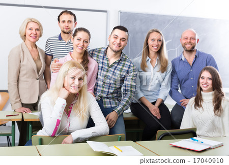 Portrait of adult students at class 17040910