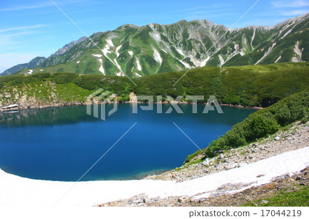 Northern Alps Mikuriga Pond and Tateyama Commonwealth 17044219