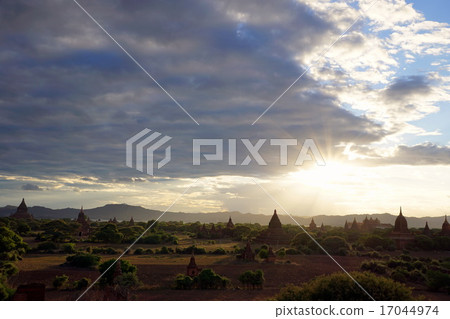 Myanmar / Bagan / Landscape / Sunset / Wide Angle 17044974