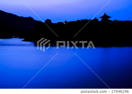 Dawn of the sea 17046296