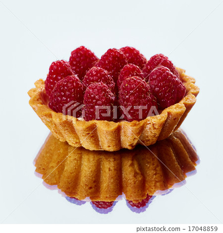 Home made tartlets with raspberries Home made tartlets with raspberries 17048859
