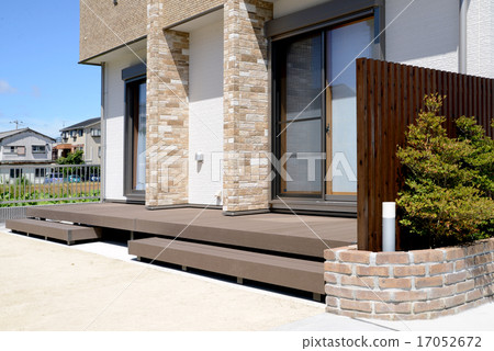 Wood deck 17052672