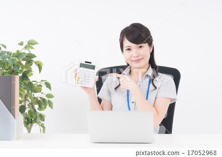 Business woman (calculator) Business woman (calculator) 17052968