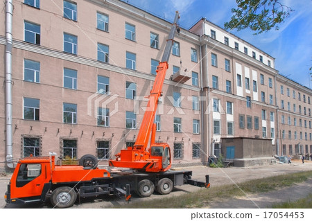 Heavy mobile crane truck.  17054453