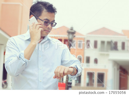 Asian businessman Asian businessman 17055056