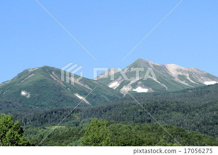 Summer mountain 17056275