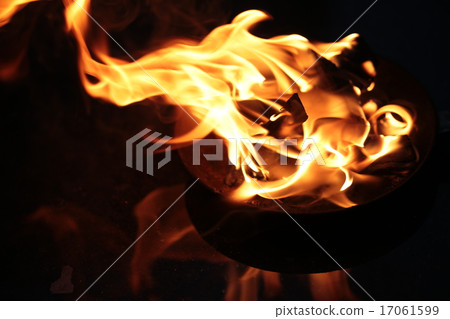 Bonfire, pine akashi Bonfire, pine akashi 17061599