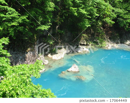 出生地山谷 出生地山谷 17064449
