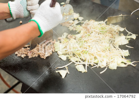 做炒麵 做炒麵 17064792