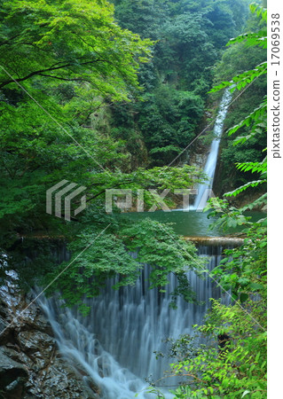 Heiwa Waterfall 17069538