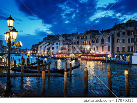 Grand Canal in sunset time, Venice, Italy 17070335