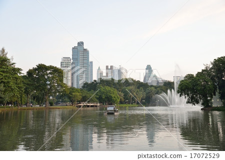 Bangkok · Lumpini Park artificial pond 17072529