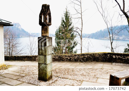 Traveling to Sloveniu 17073742