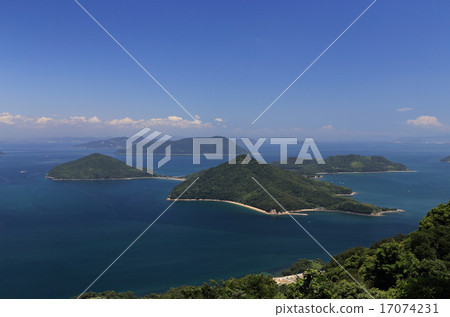 您可以從三宮Shosai半島看到您想要的瀨戶內海，Yezu群島的“Awashima”，遠離瀨戶大橋 17074231