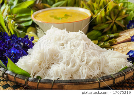 Local Rice vermicelli and curry sauce Local Rice vermicelli and curry sauce 17075219